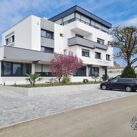 Gaestehaus Zeppelin Hotel Uhingen ภายนอก รูปภาพ